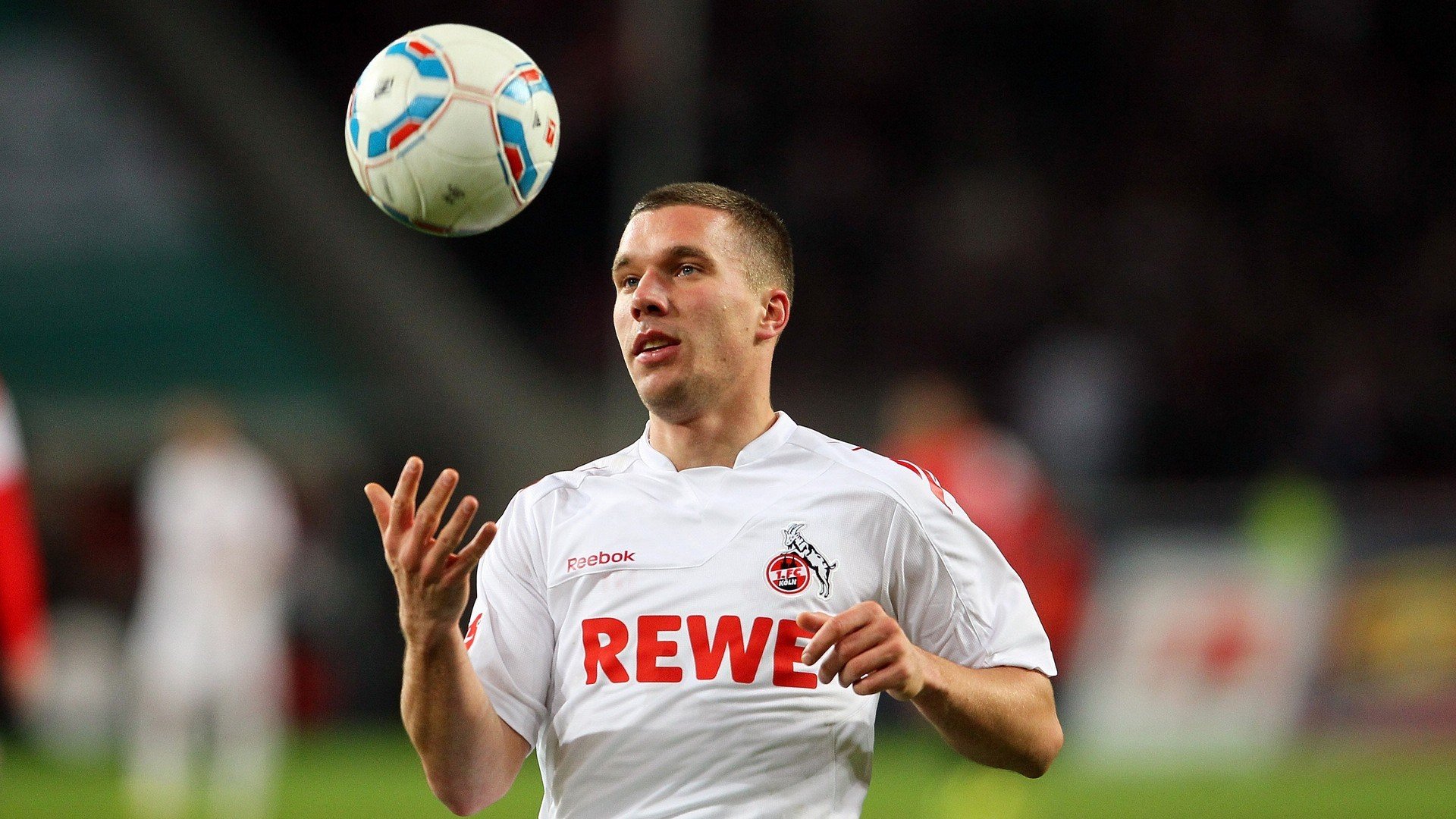 开云娱乐app安全登录-AC米兰客场大胜罗马，伊布拉希莫维梅开二度，ac米兰与伊布续约